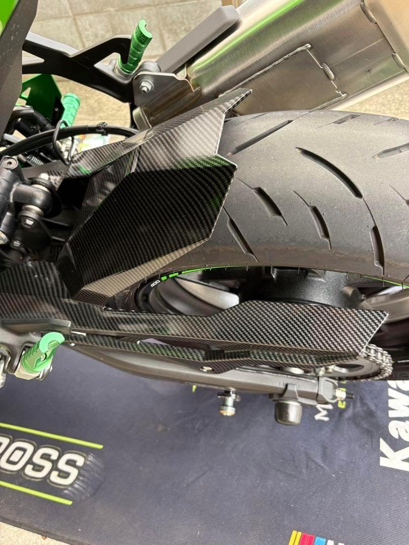 カーボン調リアフェンダー(ZX4RRに取付) カーボン調リアフェンダー